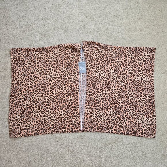 Neiman Marcus Accessories - NWT Cashmere Wrap Neiman Marcus Leopard Cheetah